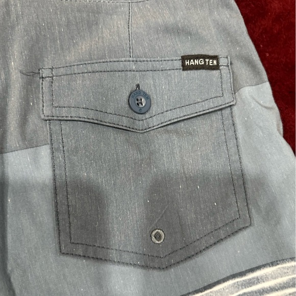 Quiksilver and Hang Ten boys boardshorts size 10, used good condition - Picture 8 of 10